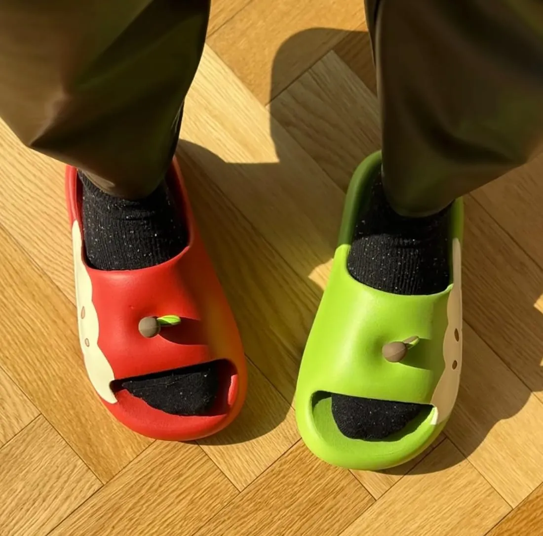 Apples Slippers for Women Men, Summer 3D Cute Cartoon Apples Shaped Fruit Slides Couple Beach Sandals