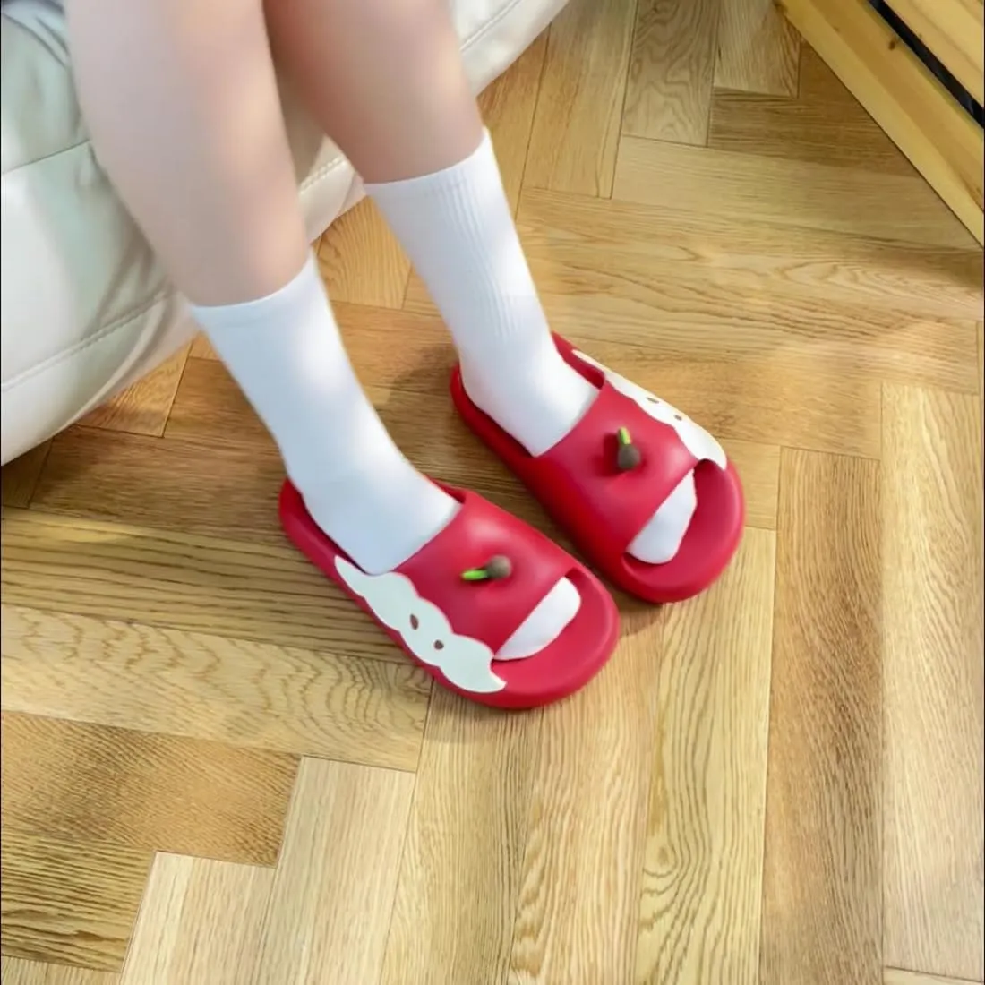 Apples Slippers for Women Men, Summer 3D Cute Cartoon Apples Shaped Fruit Slides Couple Beach Sandals
