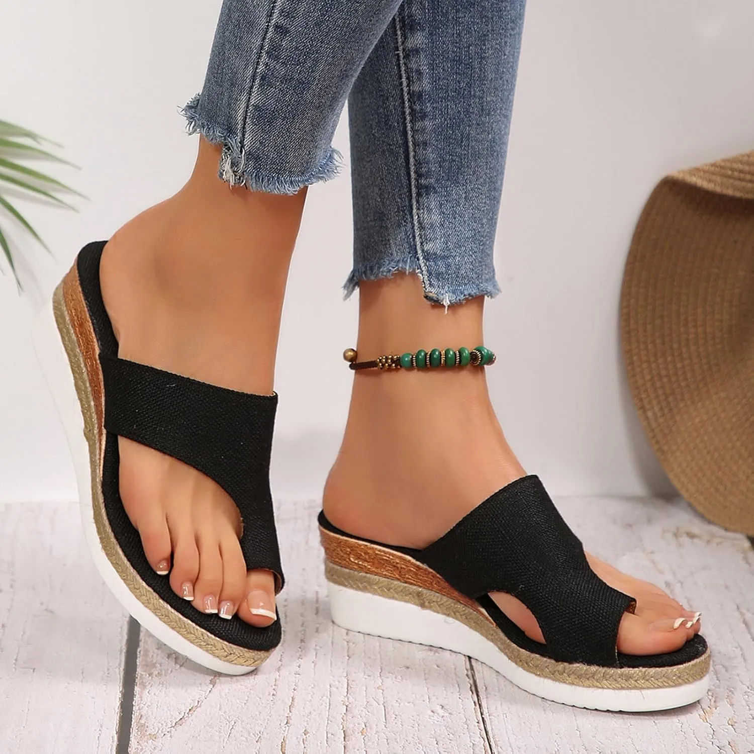 Beach Sandals for Woman Casual Summer Flip Flops Clip Toe Flat Sandal White Platform Hiking Workout Shoes