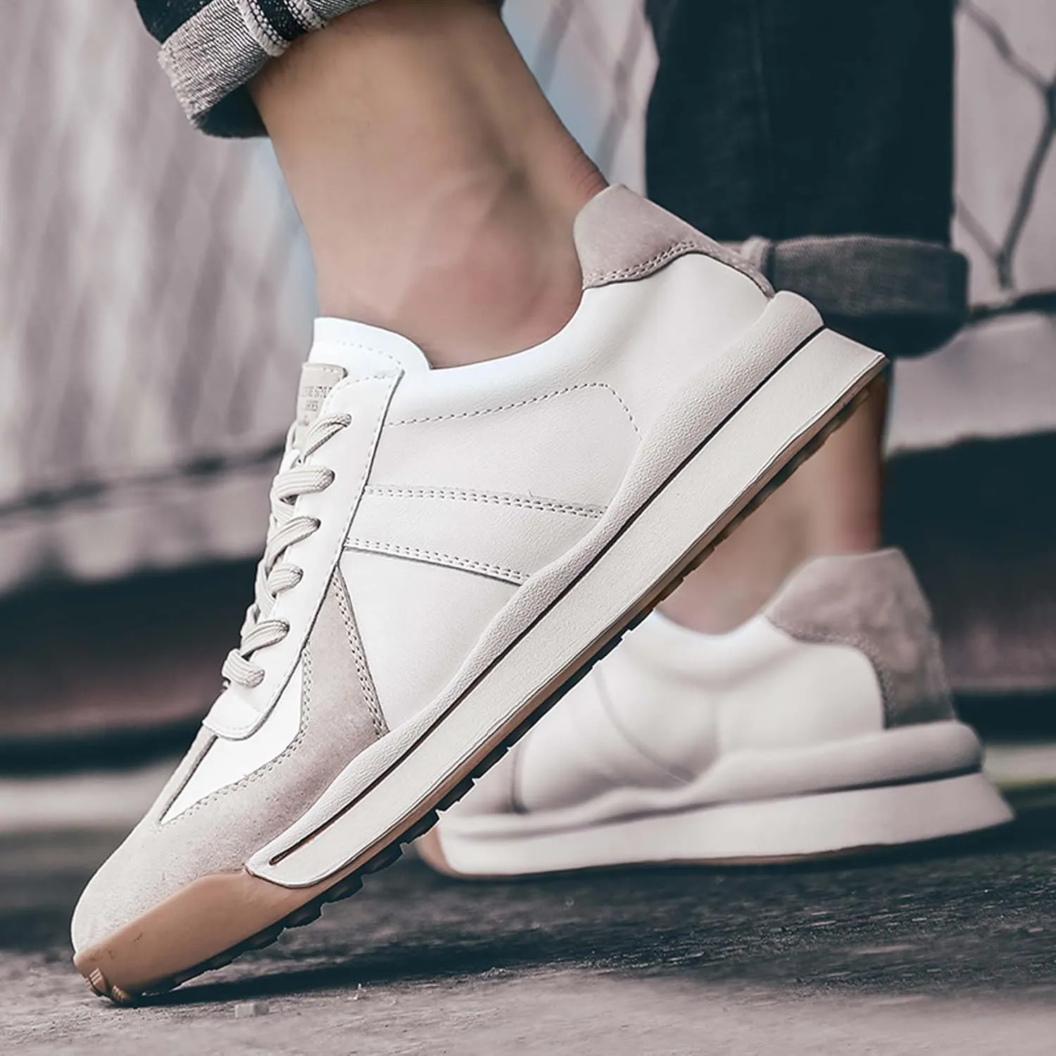 Men's Sports Casual Shoes Comfortable Cowhide Sneakers Soft Sole Lightweight Walking Outdoor Shoes Urban Style Business Casual Office Shoes