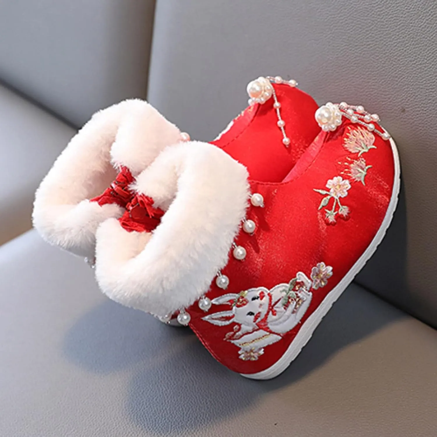 Traditional Embroidered Boots Girls Cheongsam Cloth Shoes Chinese Calendar New Year Retro Plush Warm Girls Pompom Boots
