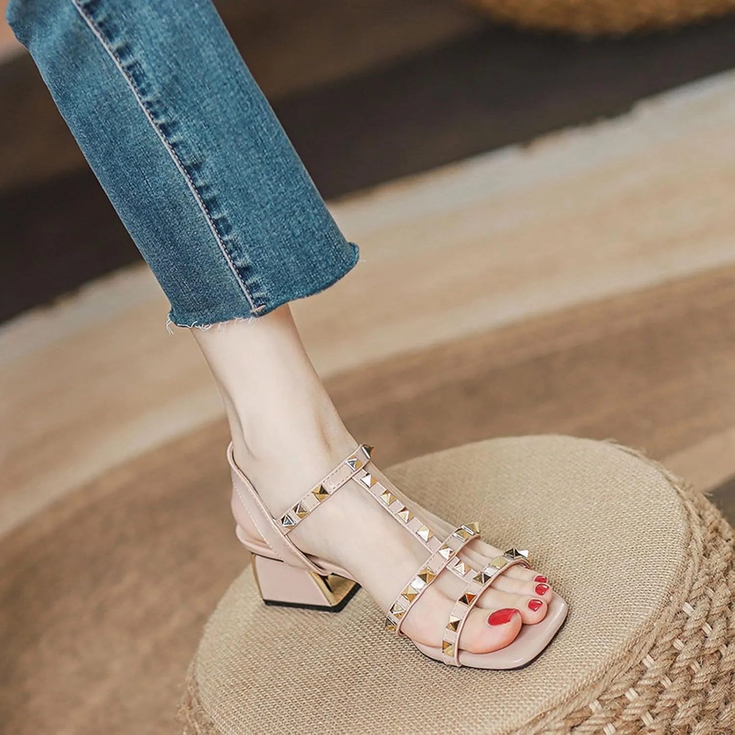 Women's Fashion Rivets Leather T-Strap Chunky Block Heel Sandals Comfort Adjustable Ankle Strap Buckle Square Open Toe Roman Sandals for Outdoor Party Prom Dress Shoes